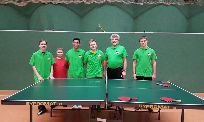 Weihnachtliches Tischtennis